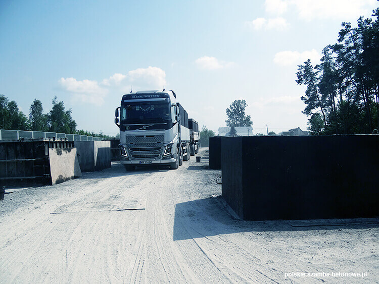 Transport szamb betonowych  w Sianowie